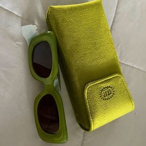 Never Worn Sunglasses